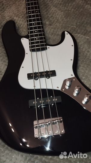 Бас гитара rockdale JazzBass