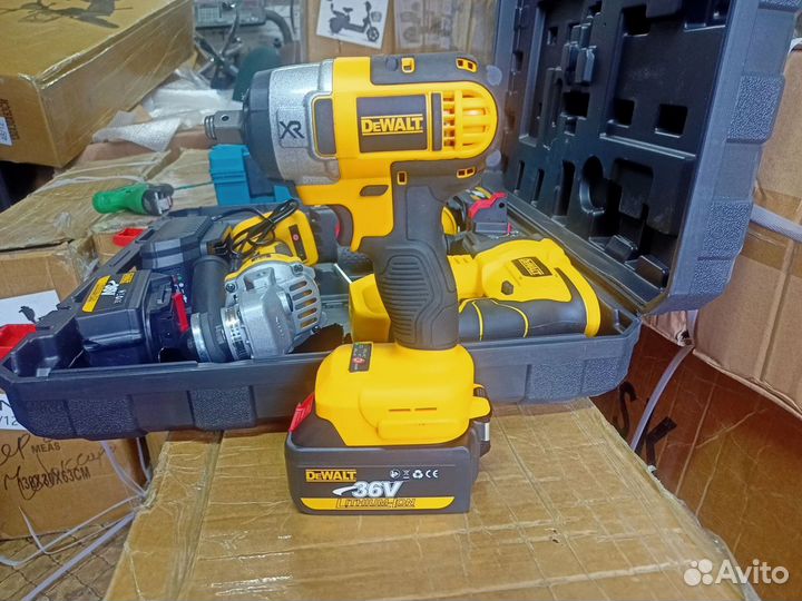 Набор электроинструментов 4в 1 dewalt