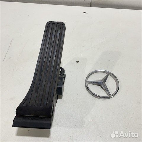 Педаль газа Мерседес 204 212 207