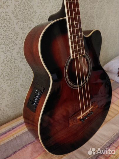 Электроакустический бас Ibanez
