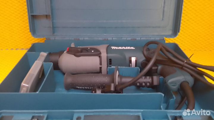 Перфоратор Makita HR2470F