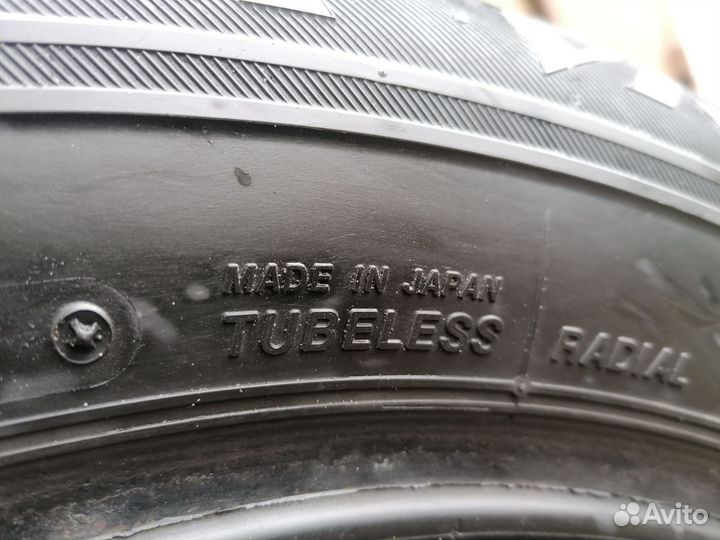 Bridgestone Blizzak VRX 215/60 R16