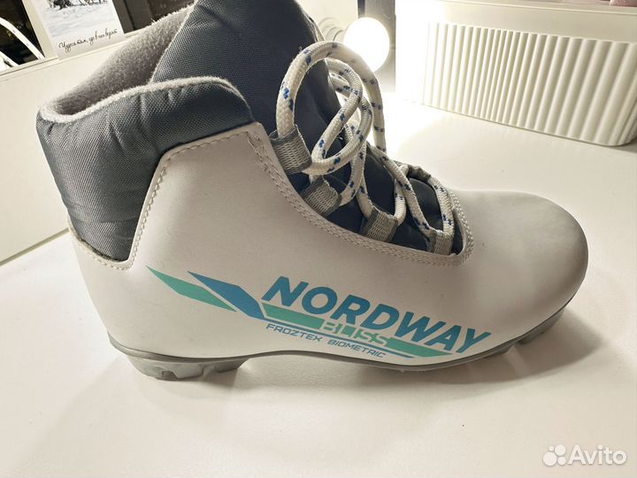 Лыжные ботинки