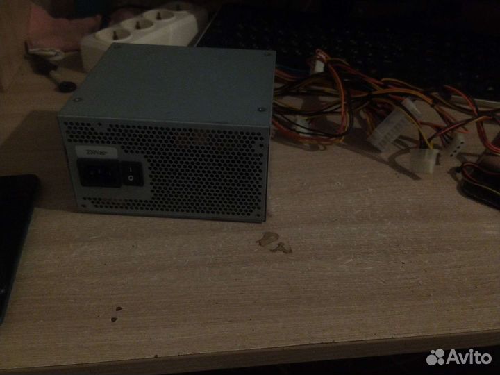 Блок питания на 532W, 6пинов для видеокарты