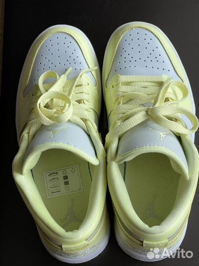 Кроссовки Wmns Air Jordan 1 Low 'Lemonade'