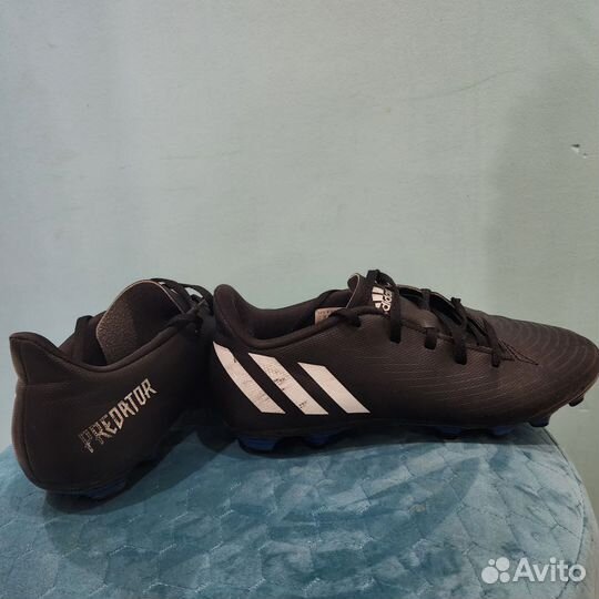 Футбольные бутсы adidas predator