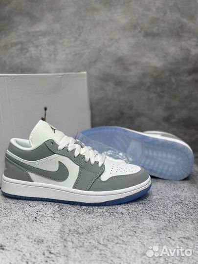 Кроссовки Nike air jordan 1 серые