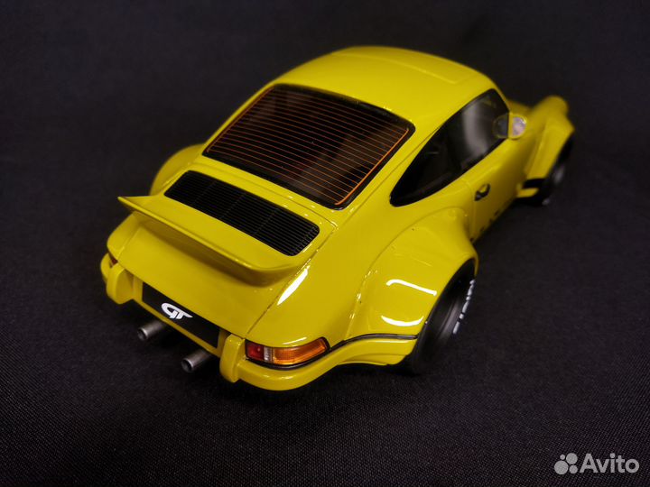 1/18 Porsche 911 RWB (GT Spirit)