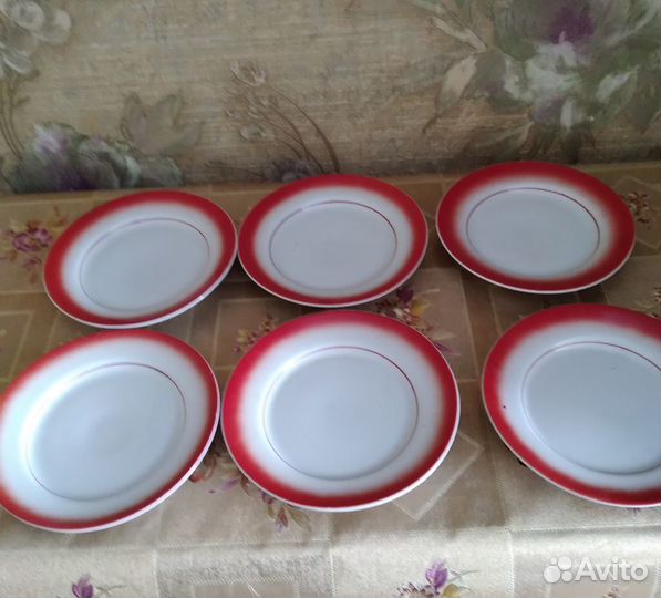 Тарелки десертные