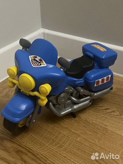 Игрушечный мотоцикл