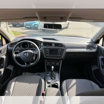 Volkswagen Tiguan 2.0 AMT, 2017, 77 000 км, с пробегом, цена 2 100 000 руб.