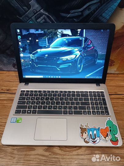Intel i3-7020U/Geforce MX110 2GB