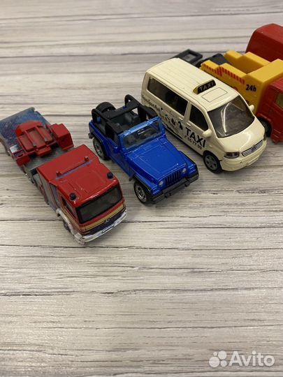 Модели машинок siku
