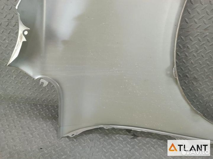 Крыло переднее левое toyota voxy
