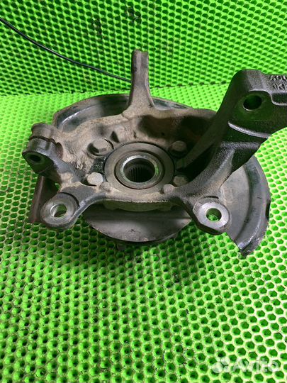 Поворотный кулак Nissan Juke F15