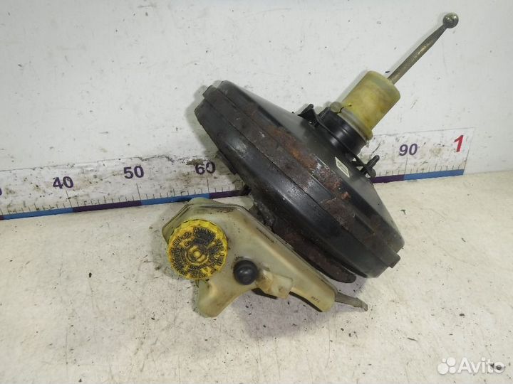 Вакуумный усилитель тормозов VW Golf III