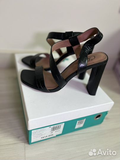 Босоножки женские