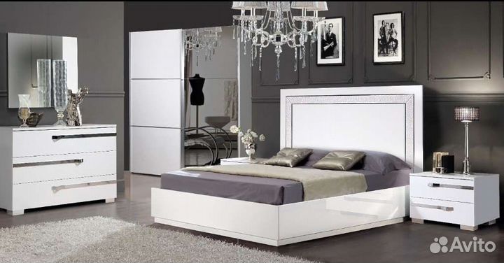 Спальный гарнитур
