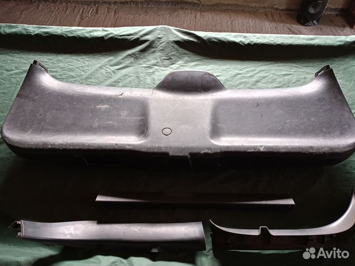 Пластик багажника