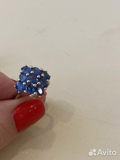 Кольцо золотое 750 пробы с сапфирами