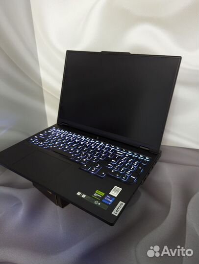 Lenovo legion pro 7, i9-14900, 4090, 1gb ssd, 32gb