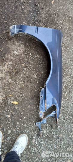 Крыло переднее правое