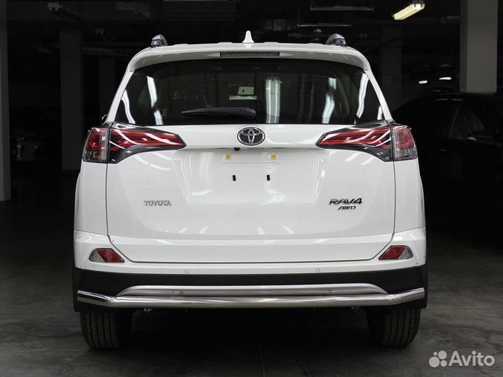 Защита заднего бампера Toyota Rav-4, 2015г