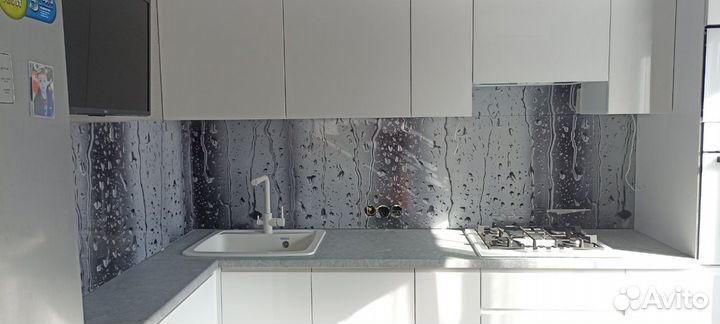 Кухонный фартук из закаленного стекла