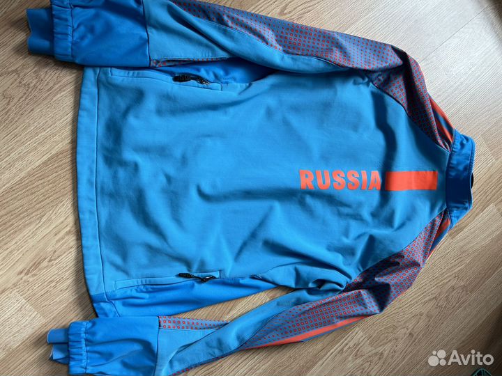 Лыжный разминочный костюм