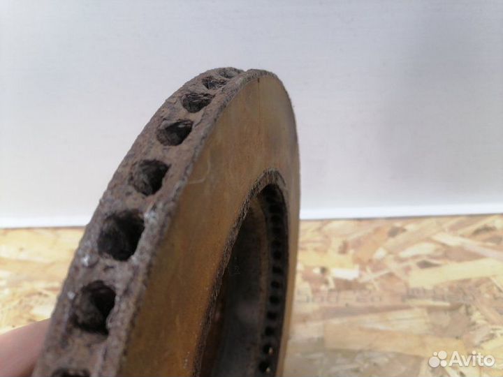 Тормозной диск передний Toyota Corolla E150