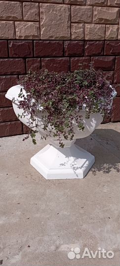 Бетонные вазоны