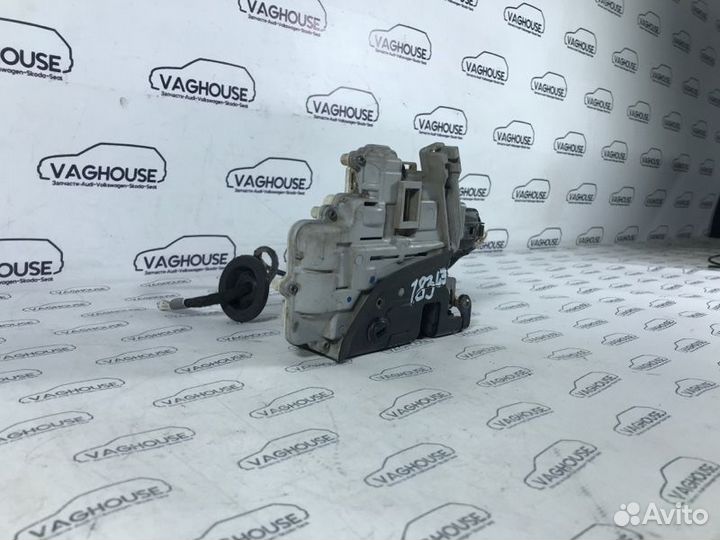 Замок двери задний левый Volkswagen Passat B7 1.4