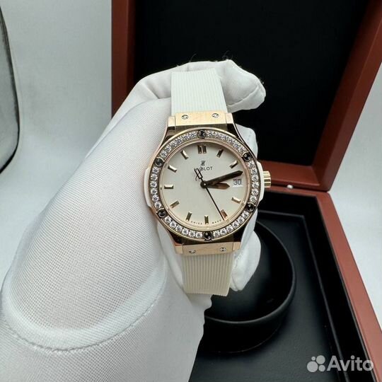 Часы женские Hublot Classic Fusion