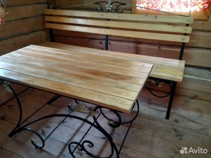 Продаю кованную скамейку и стол