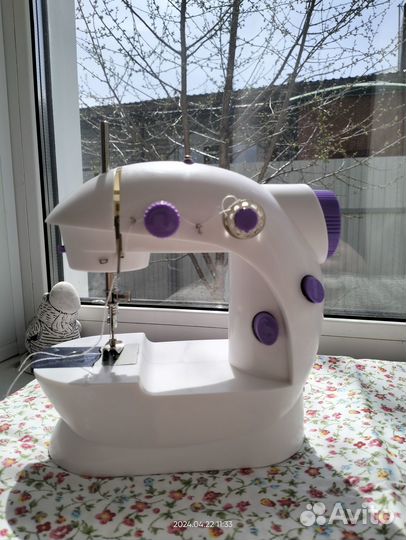 Мини швейная машинка