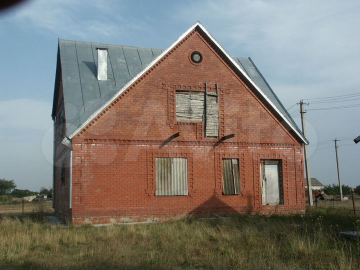 Коттедж 306 м² на участке 10 сот.