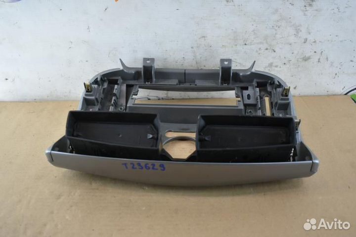 Рамка магнитолы Renault Scenic 2 поколение