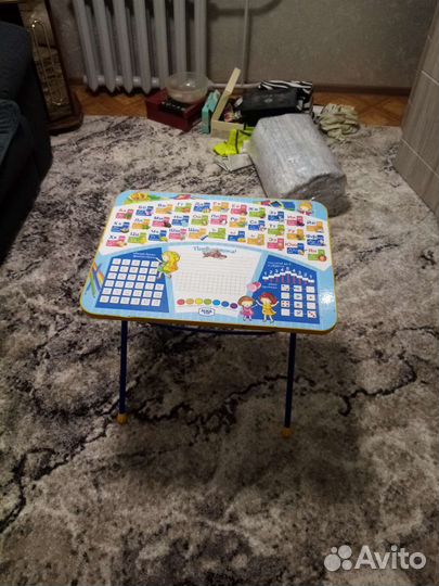 Столик для школьников