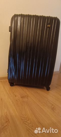 Чемодан 65см