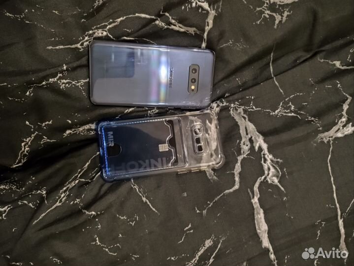 Samsung Galaxy S10e, 6/128 ГБ