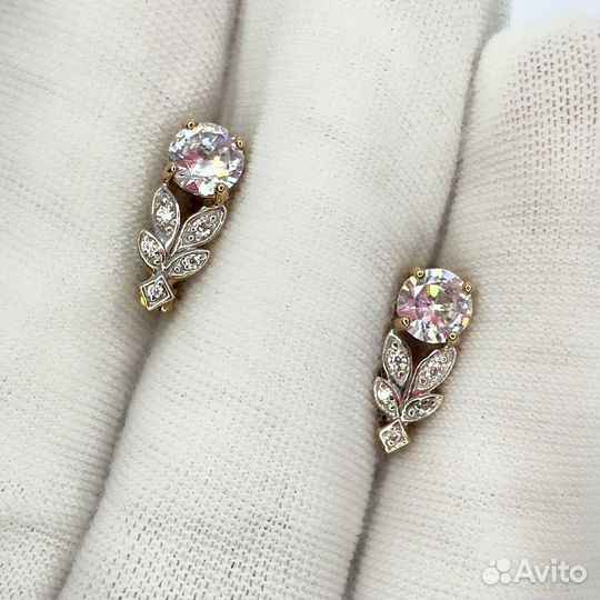 Золотые серьги с камнем