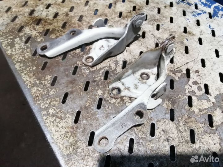 Петли капота Lexus Ls430 Toyota Celsior UCF30