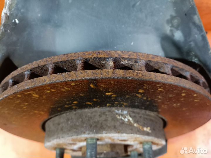 Ступица Toyota Crown JZS171 (Переднее Левое)