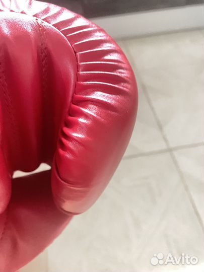 Боксерские перчатки и шлем clinch