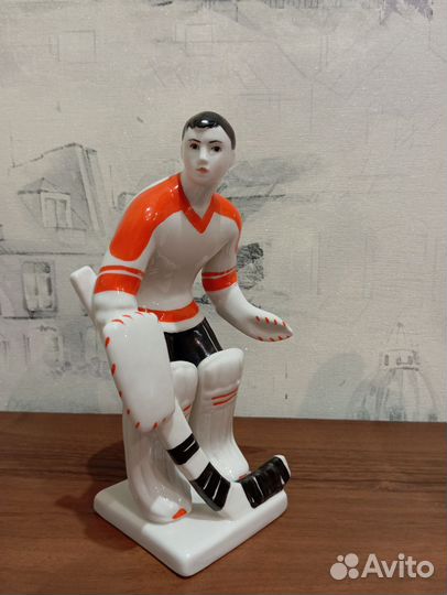 Статуэтка фарфор 