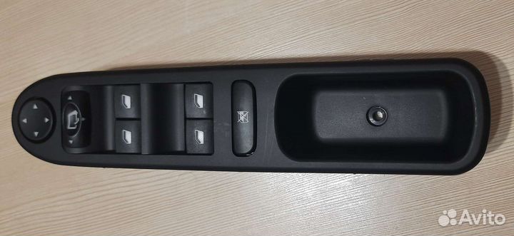 Блок управления стеклоподъемниками Peugeot 307