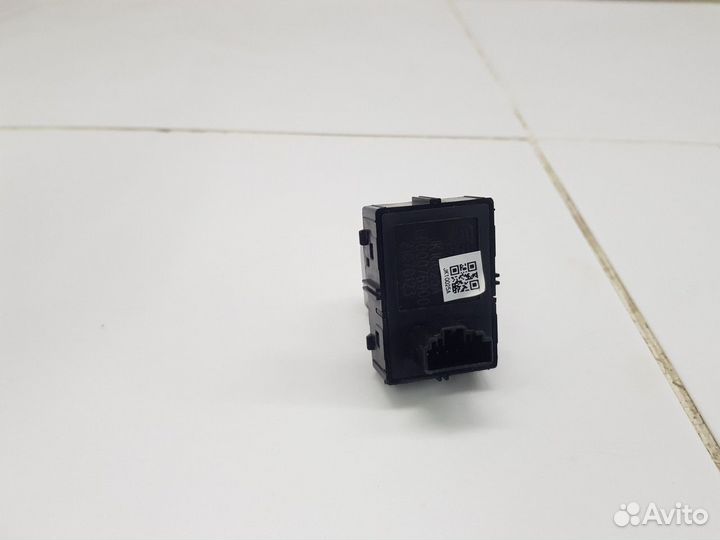 Кнопка стеклоподъемника (Geely Coolray)