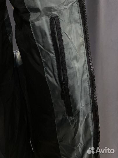 Жилет Nike мужской утепленный с капюшоном