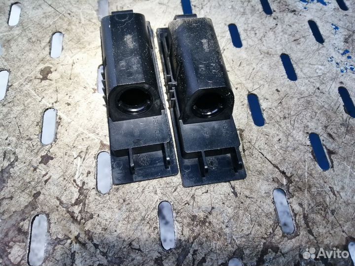 Плафон подсветки номера Opel Zafira B