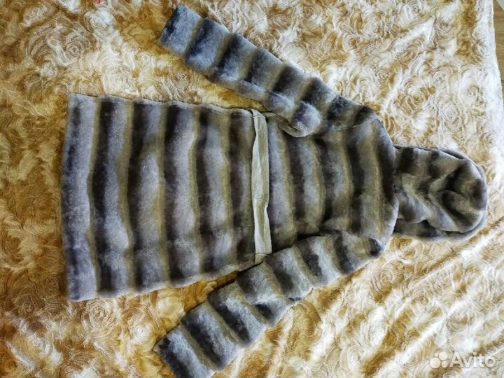 Шуба из мутона с капюшоном